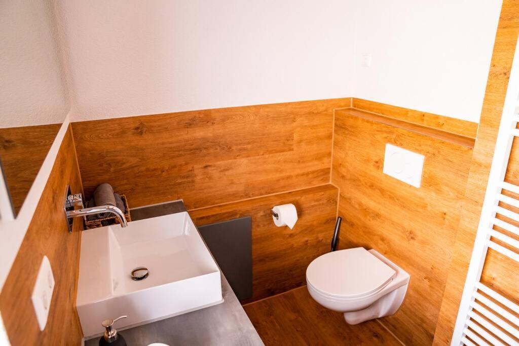 Neu Renoviertes Ferienhaus/Wohnunng Kleine Auszeit Sonnenbuhl Ngoại thất bức ảnh