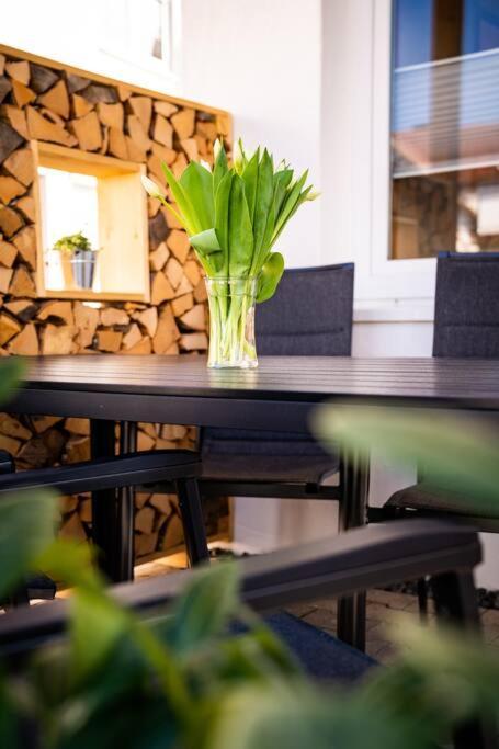 Neu Renoviertes Ferienhaus/Wohnunng Kleine Auszeit Sonnenbuhl Ngoại thất bức ảnh